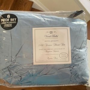 Queen flat, fitted sheet with 4 pillow cases